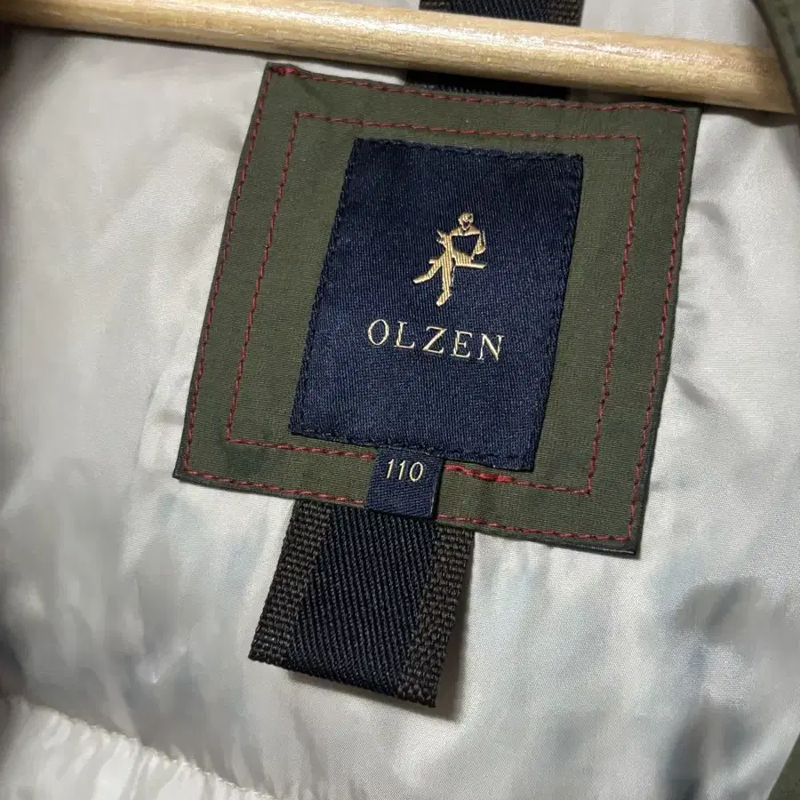 올젠 olzen 면폴리 구스다운 패딩 110사이즈