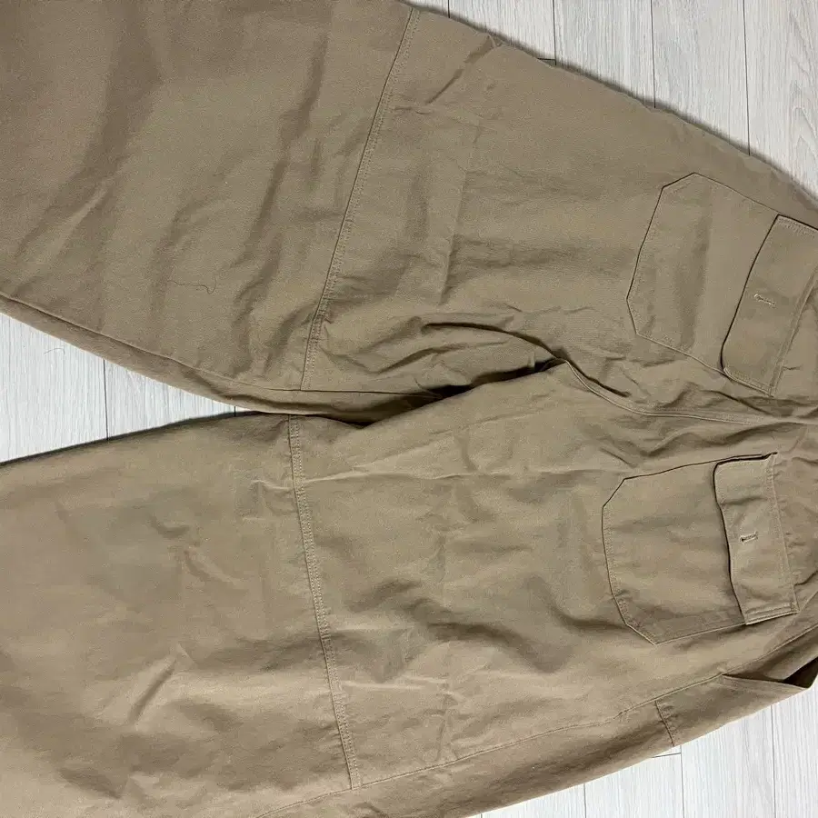 프리즘 웍스 TWILL CARGO BALLOON PANTS 베이지