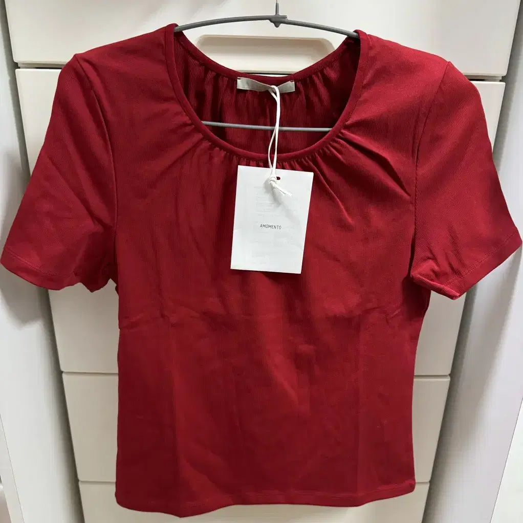 아모멘토 NECK SHIRRING SHORT SLEEVE TOP 1사이즈