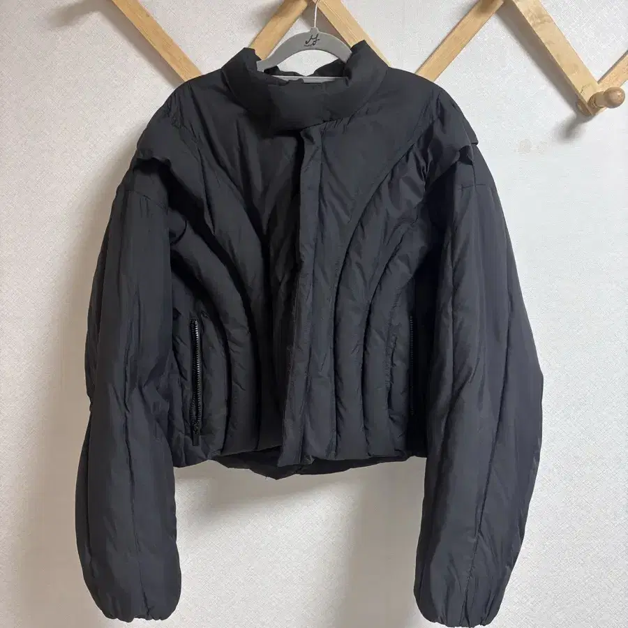 A.A SPECTRUM Powders Down Jacket