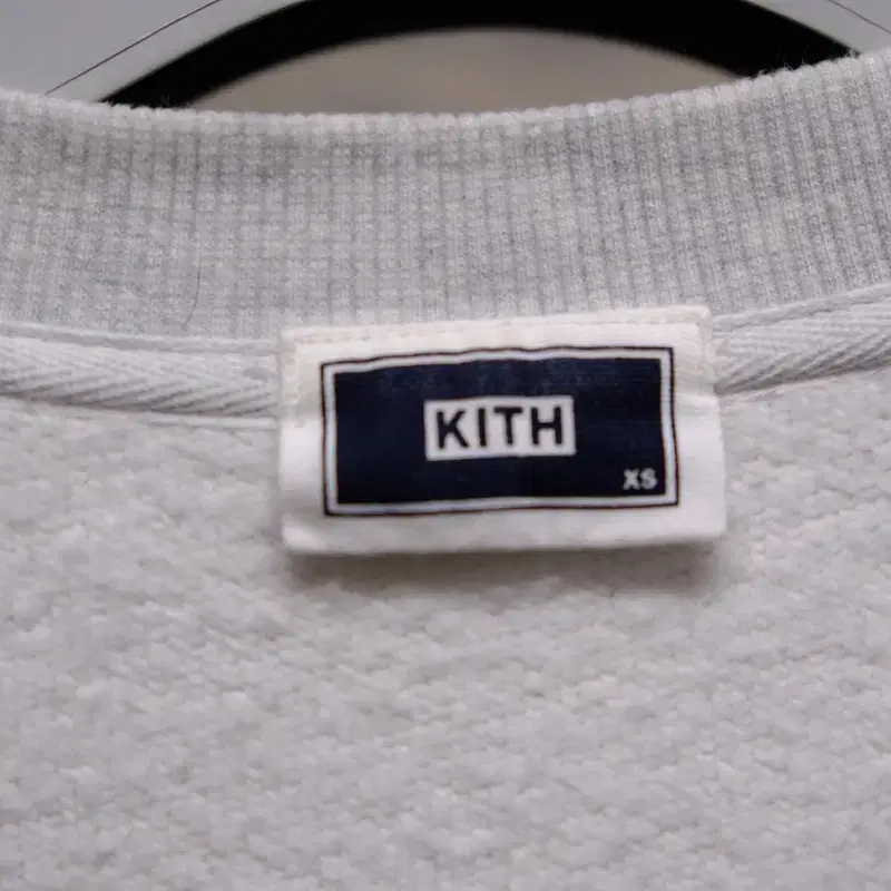 KITH 기모 자수 맨투맨