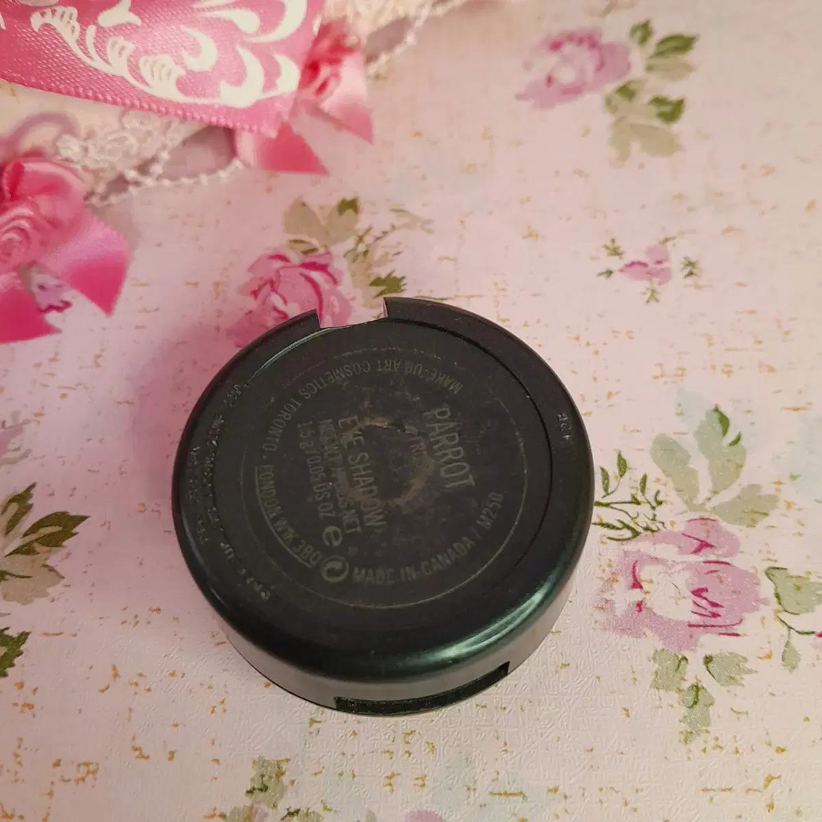 맥 프로스트 섀도우 패롯 MAC Frost Eyeshadow Parrot