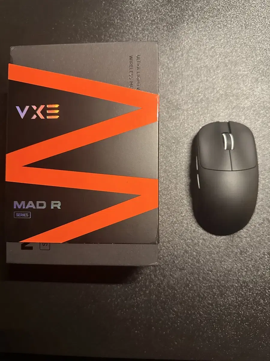 Vxe mad r 8k 게이밍마우스 판매합니다!