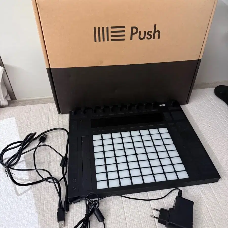 에이블톤 푸쉬2 에이블톤 푸시2 Ableton push2