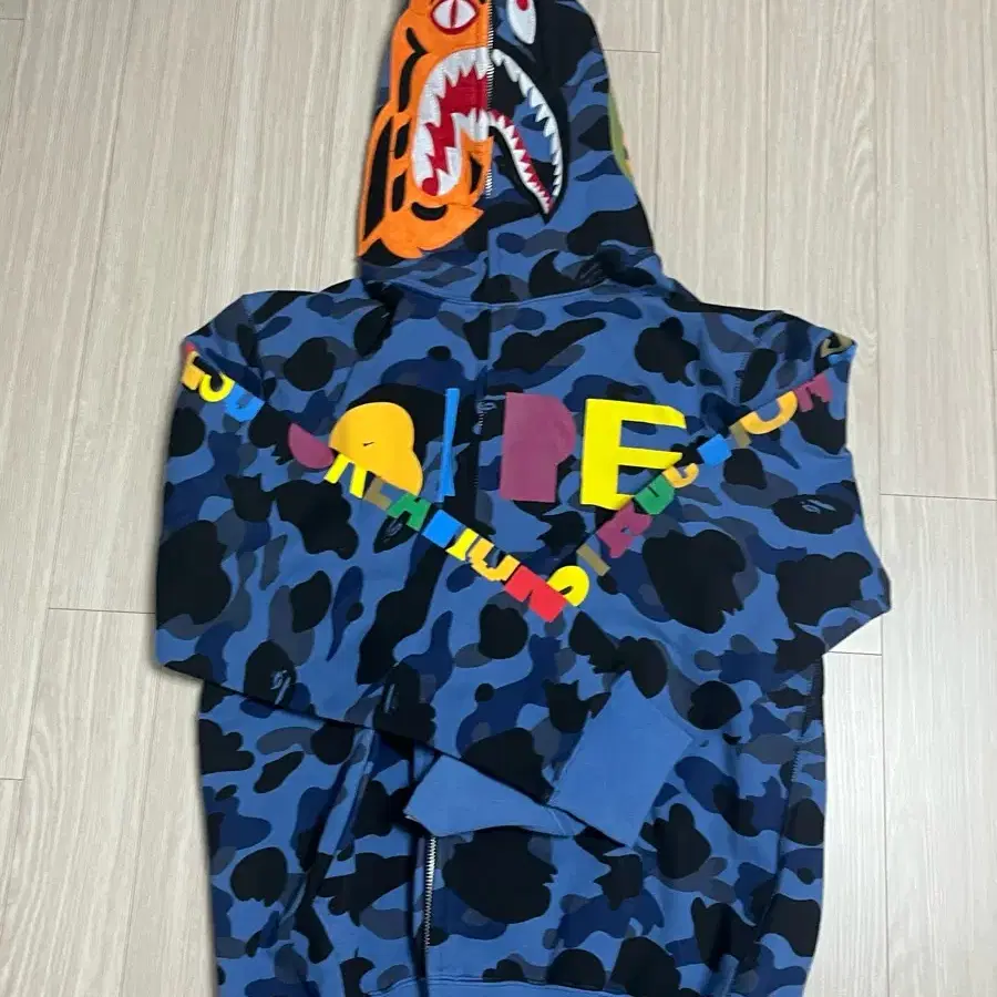 BAPE X READYMADE 후드집업