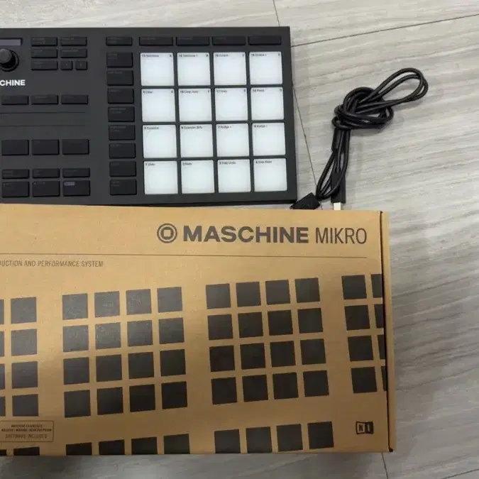 Maschine Mikro MK3 머신 마이크로거의 관상용 수준이었습