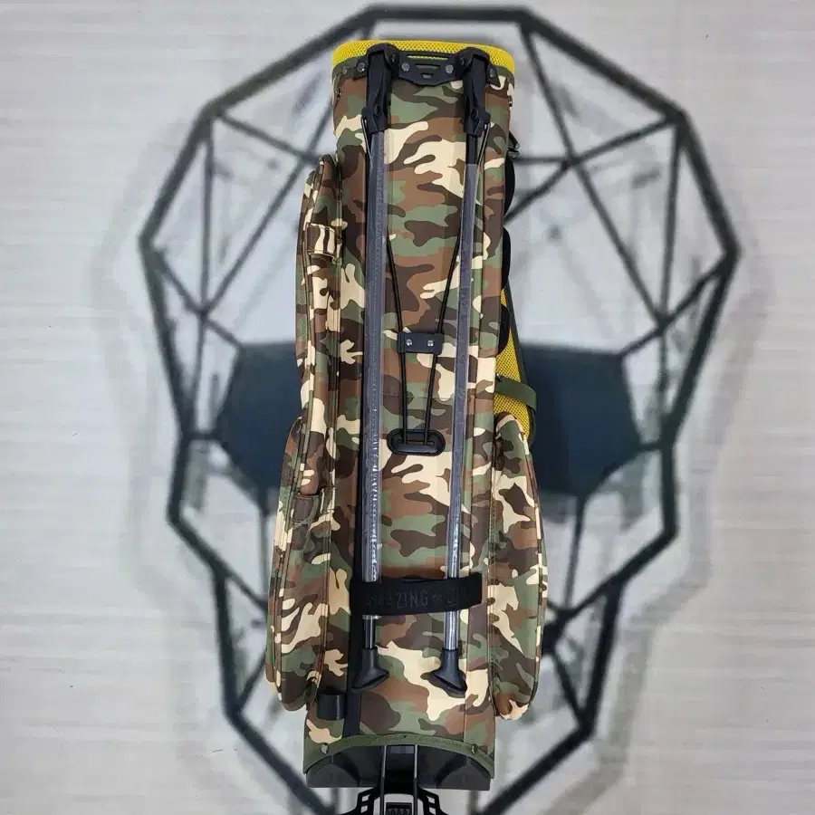 AMCR   A-FORCE CAMO STAND A1025750850