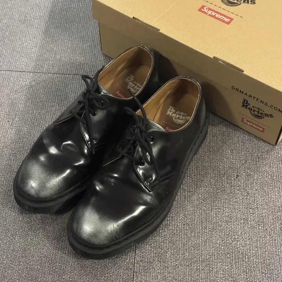 슈프림 x 닥터마틴 1461 / Dr. Martens x Supreme