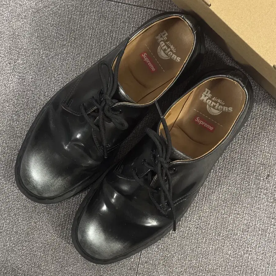 슈프림 x 닥터마틴 1461 / Dr. Martens x Supreme