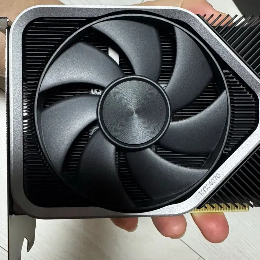 rtx 4070 fe 파운더스 에디션