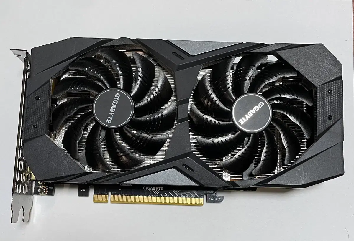 Gtx1660ti 및 i5-12400f 및 램 CL16 DDR4-3200