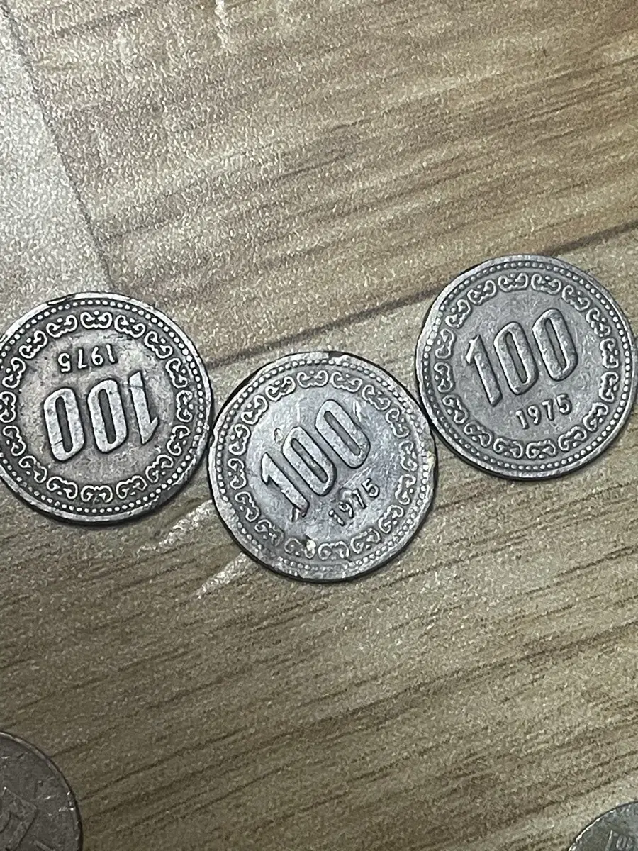 1975년 100원