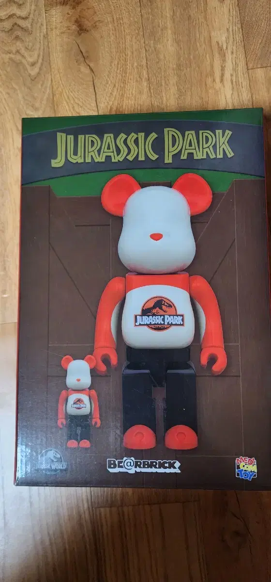 Bearbrick Jurassic Park 400%+100%