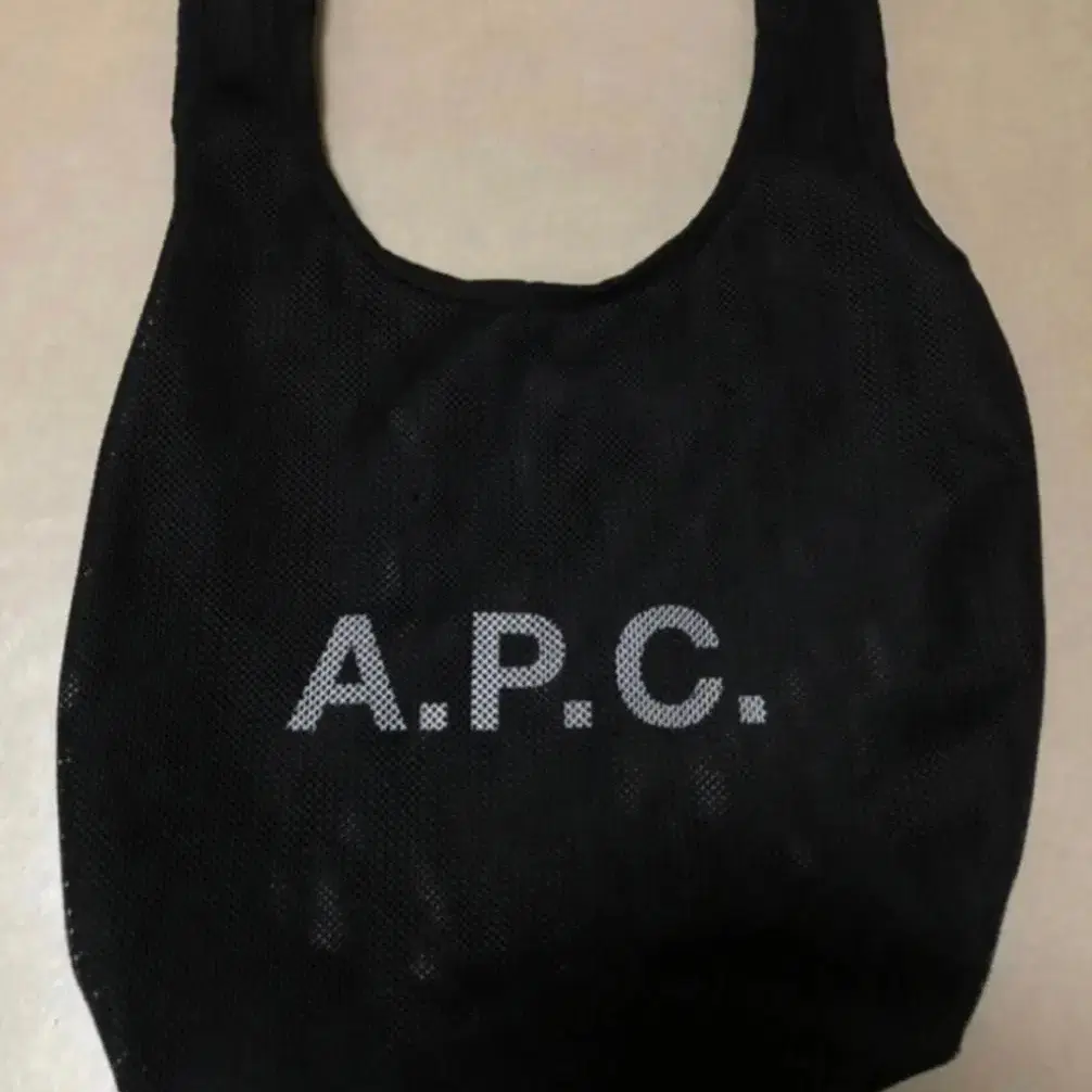 아페쎄 A.P.C  메쉬 토트백