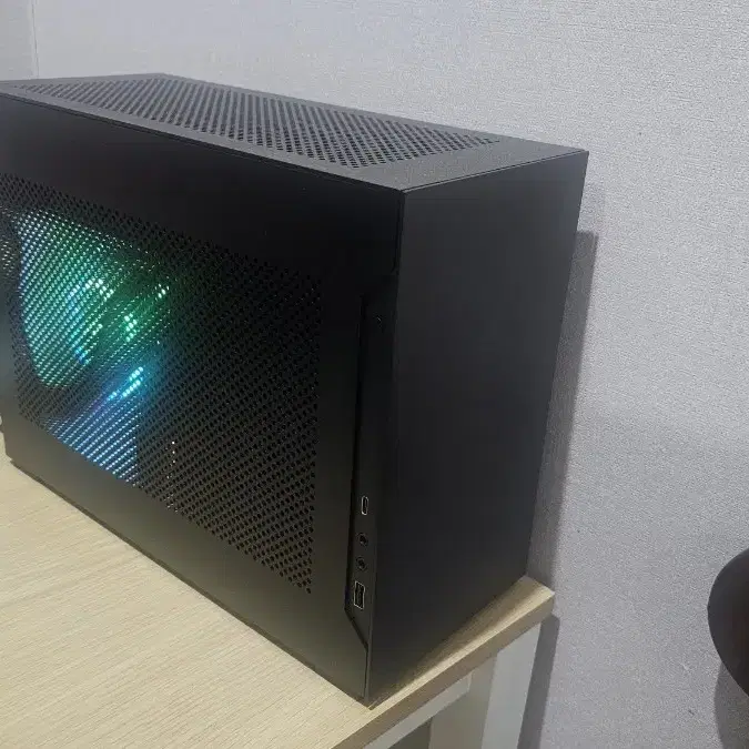 ITX최고사양 미니PC판매합니다. 7950X3D, RTX4080SUPER