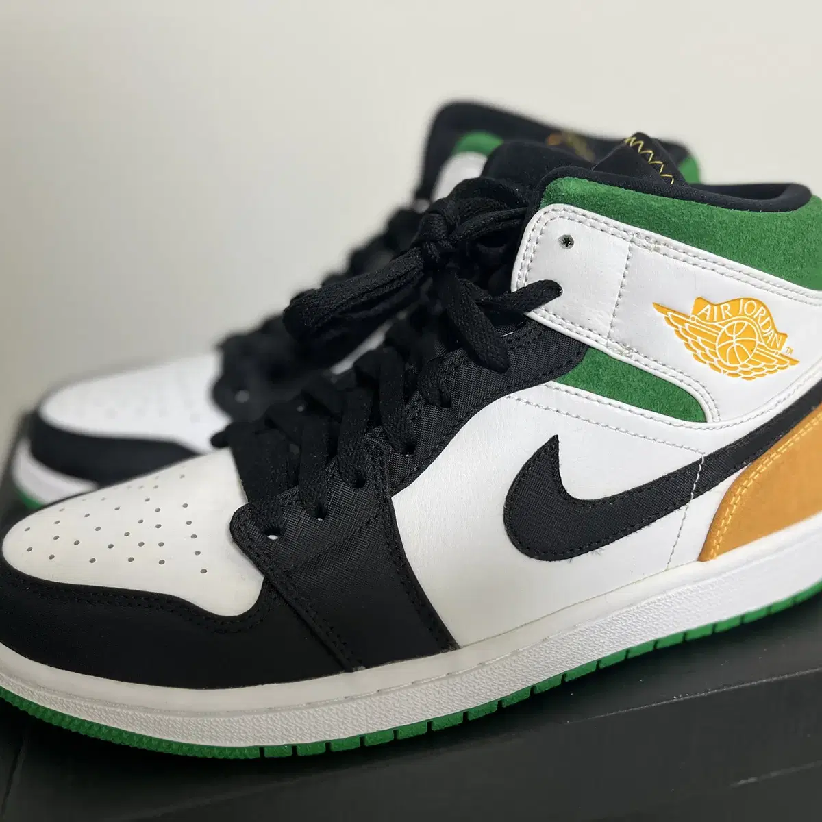 NIKE AIR JORDAN 1 MID SE 852542 101 오클랜드