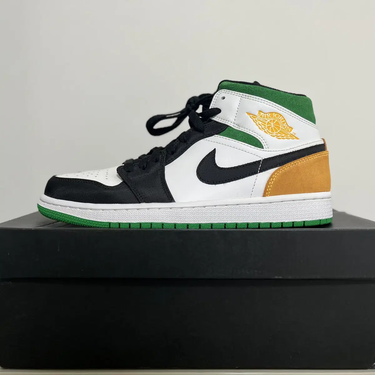 NIKE AIR JORDAN 1 MID SE 852542 101 오클랜드