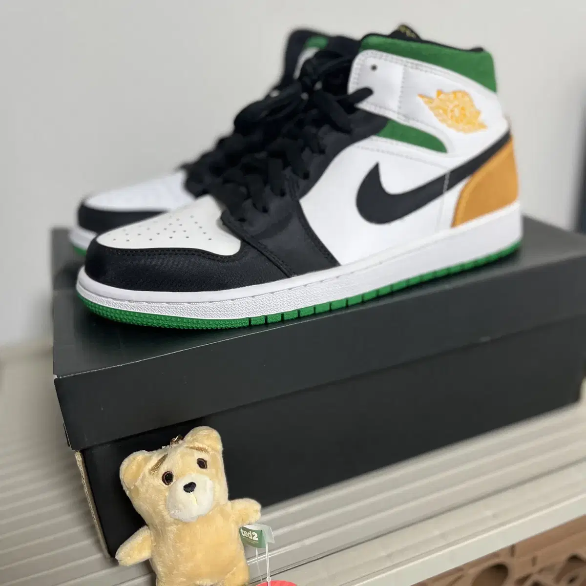 NIKE AIR JORDAN 1 MID SE 852542 101 오클랜드