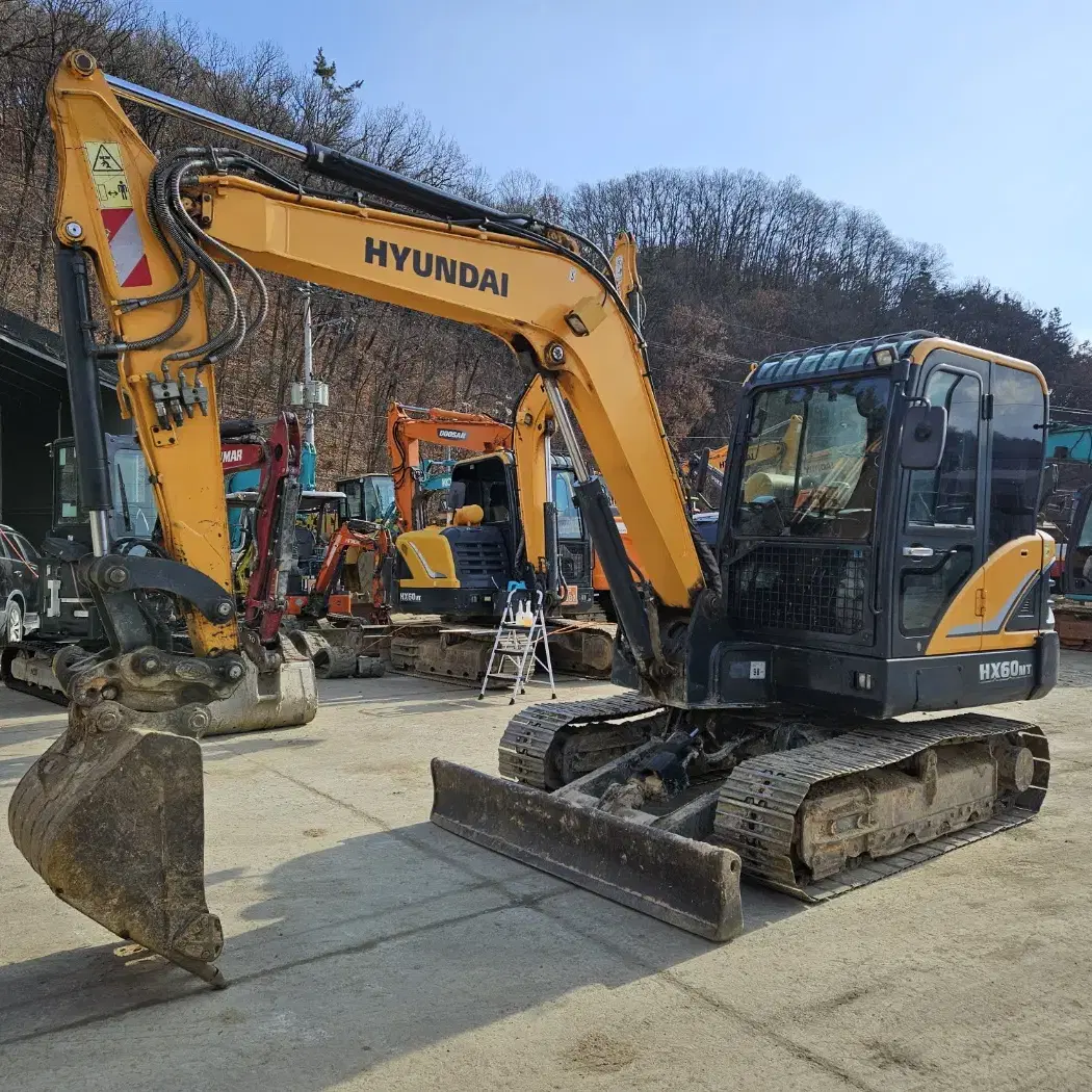 02 중고굴삭기 현대 HX60MT 2017년식 중고포크레인 매매 가격