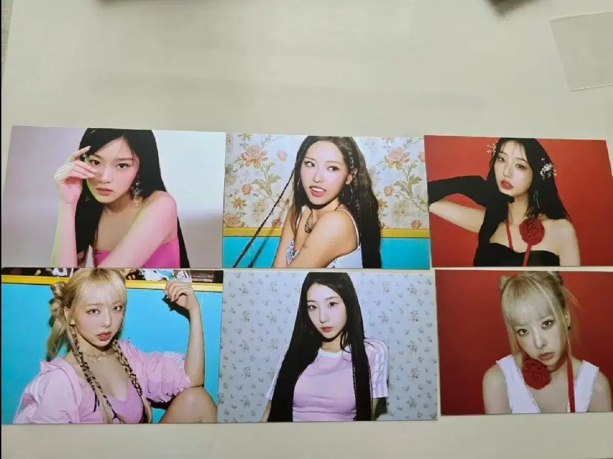 Loossemble postcard Loona