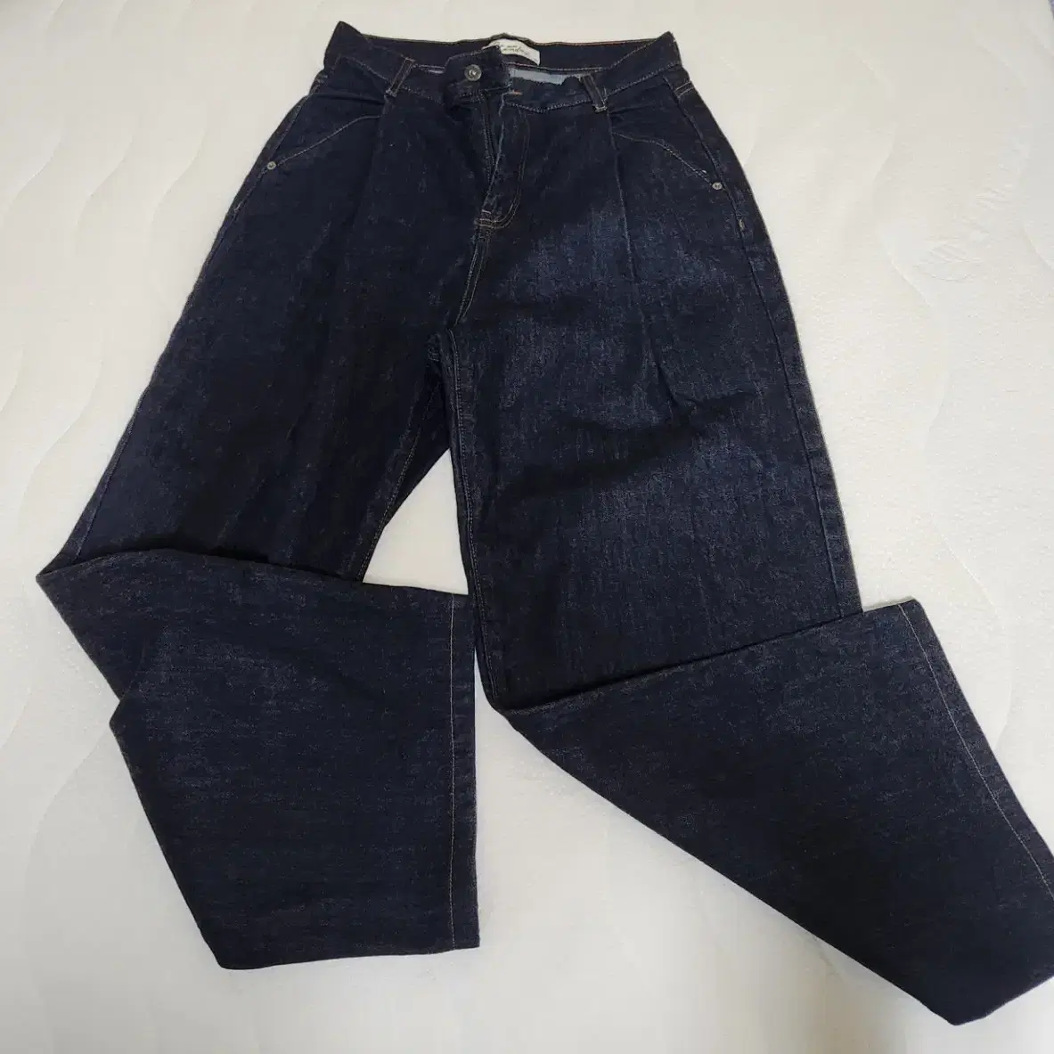 비슬로우 CONE MILL DEEP ONE TUCK JEAN INDIGO