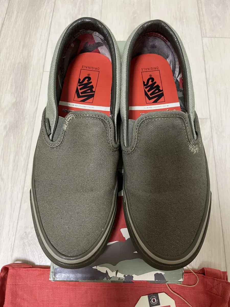 반스볼트 X 나이젤카본 Slip-On LX Army US8.5 265