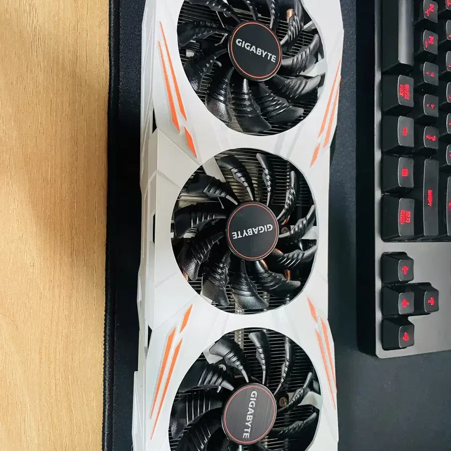 고장난 gtx1080ti 팝니다