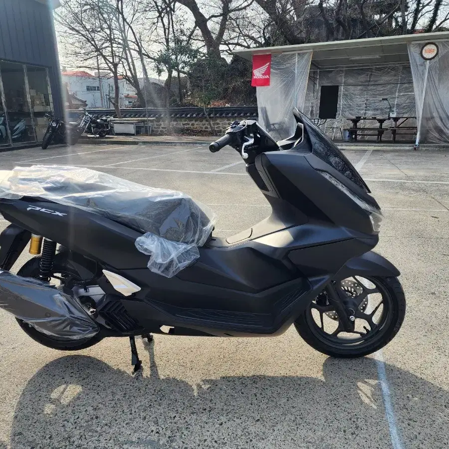 혼다 25년식 PCX125 신차팝니다 신차가 472만원 순정열선그립