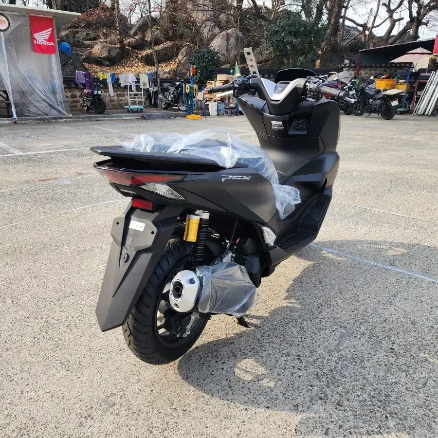 혼다 25년식 PCX125 신차팝니다 신차가 472만원 순정열선그립