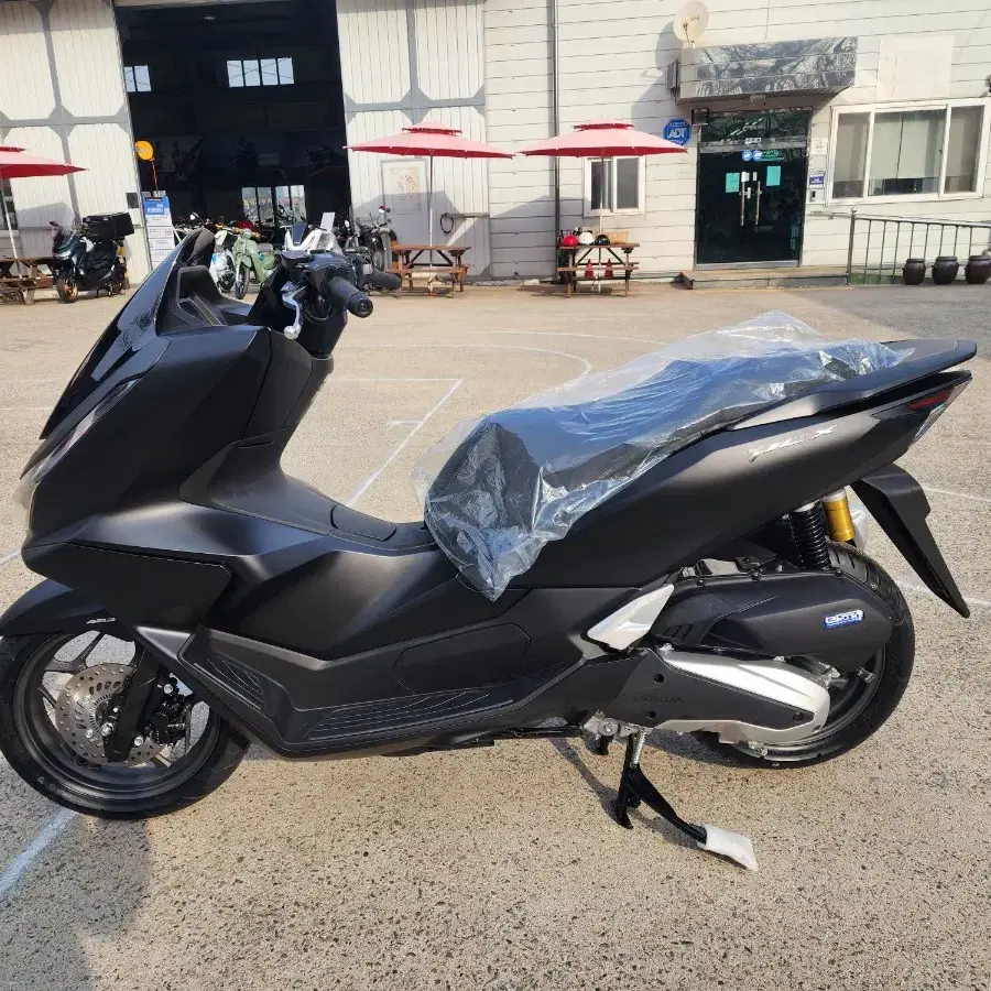 혼다 25년식 PCX125 신차팝니다 신차가 472만원 순정열선그립