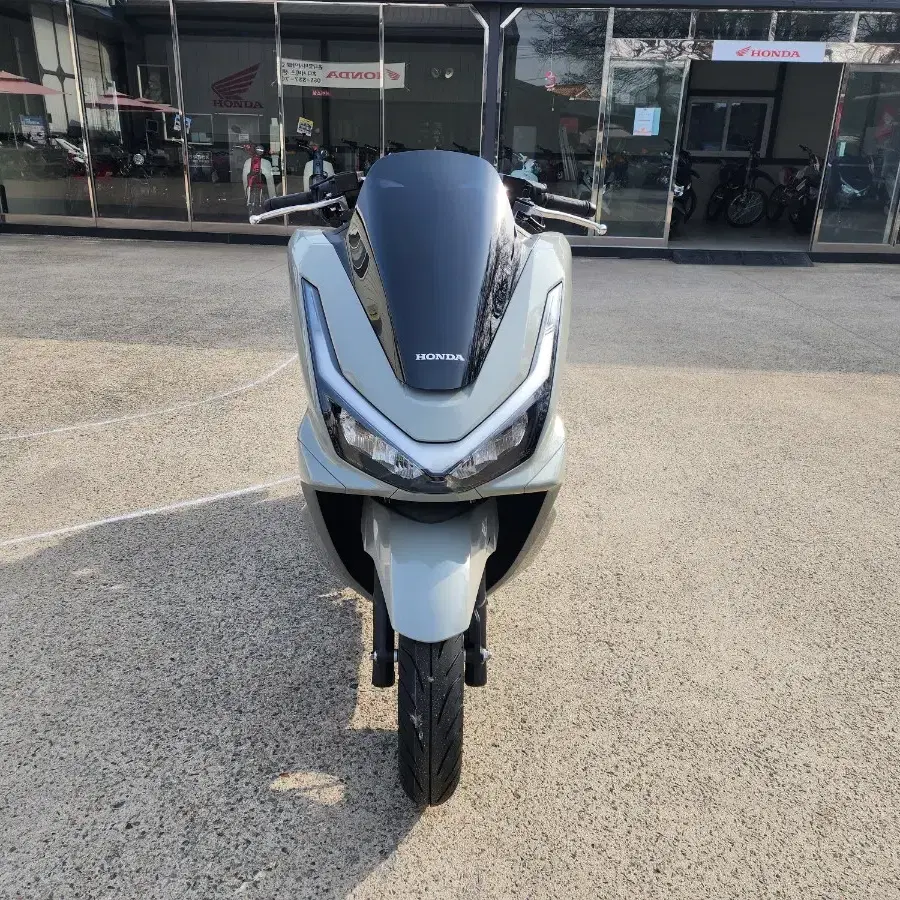 혼다 25년식 PCX125 신차팝니다 신차가 472만원 순정열선그립