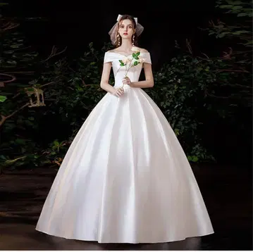 웨딩 드레스 코스프레 연주회