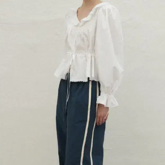 포에토 Shu lace blouse (white)