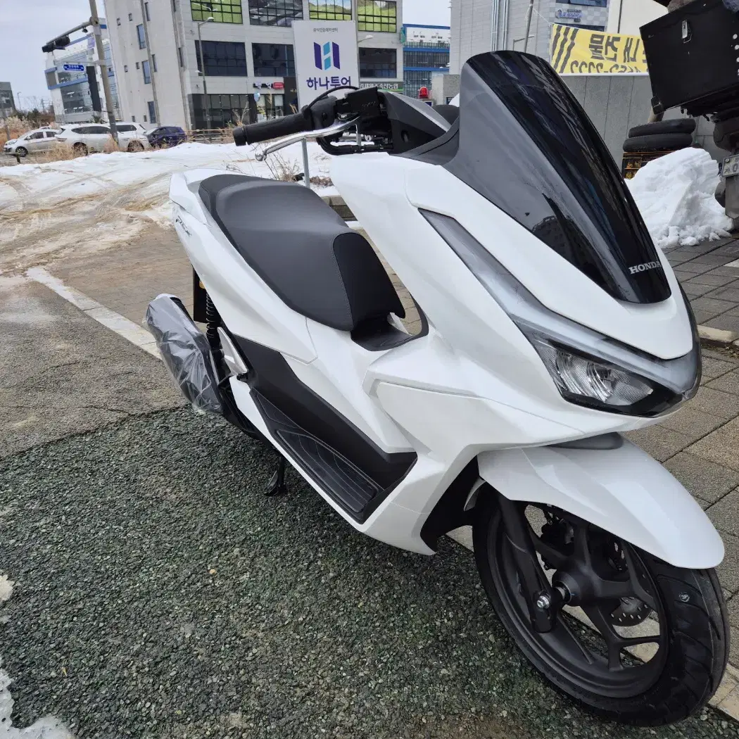 25년식 PCX125 신차 팝니다. (무등록, 무주행, 신차 옵션포함)