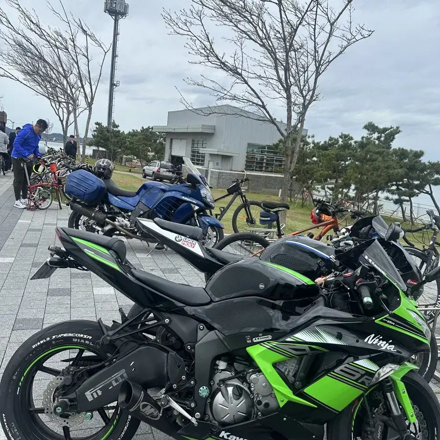 가와사키 zx6r 엠포배기