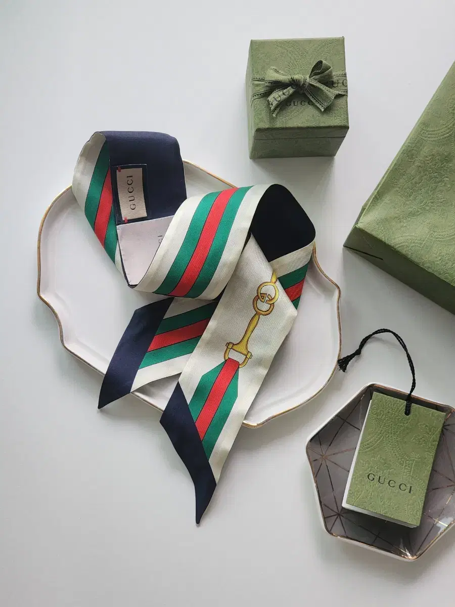 (New Product) Gucci Twill / Horsebit Print Silk Neck Bow