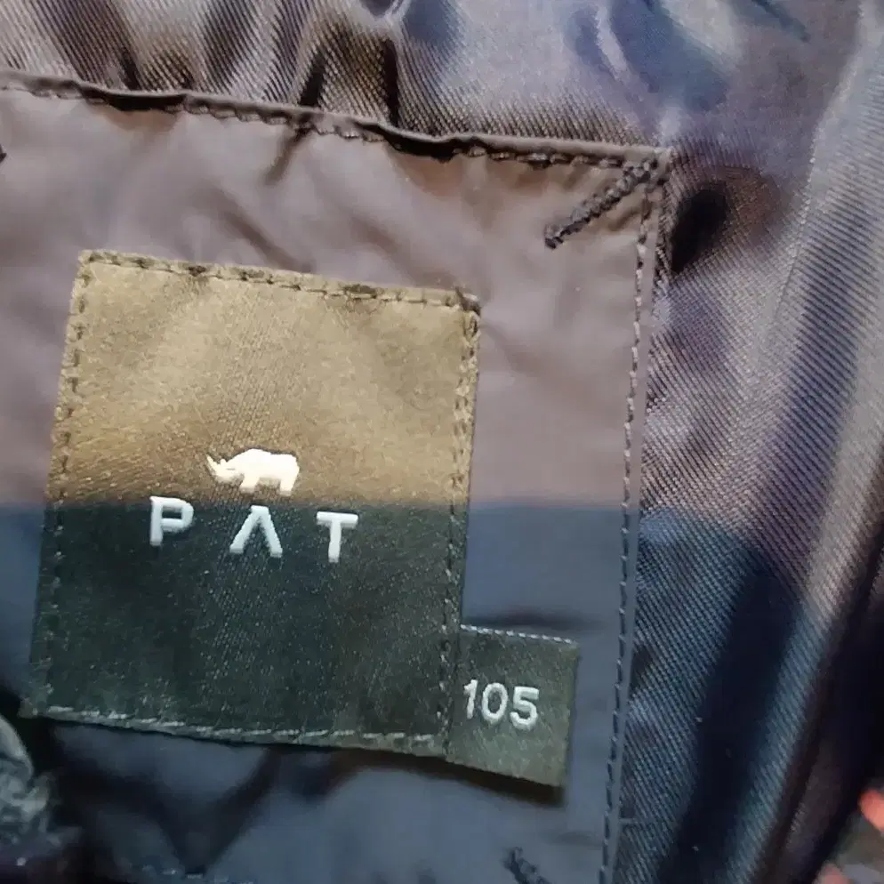 PAT 105 경량 패딩 점퍼