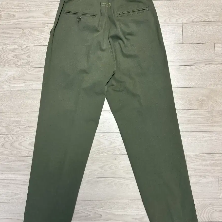 더레스큐 STANDARD EASY SLACKS WASHED OLIVE