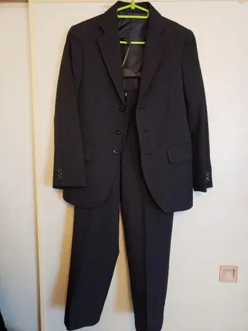 150 블랙 스트라이프 정장 자켓과 팬츠 정장 세트