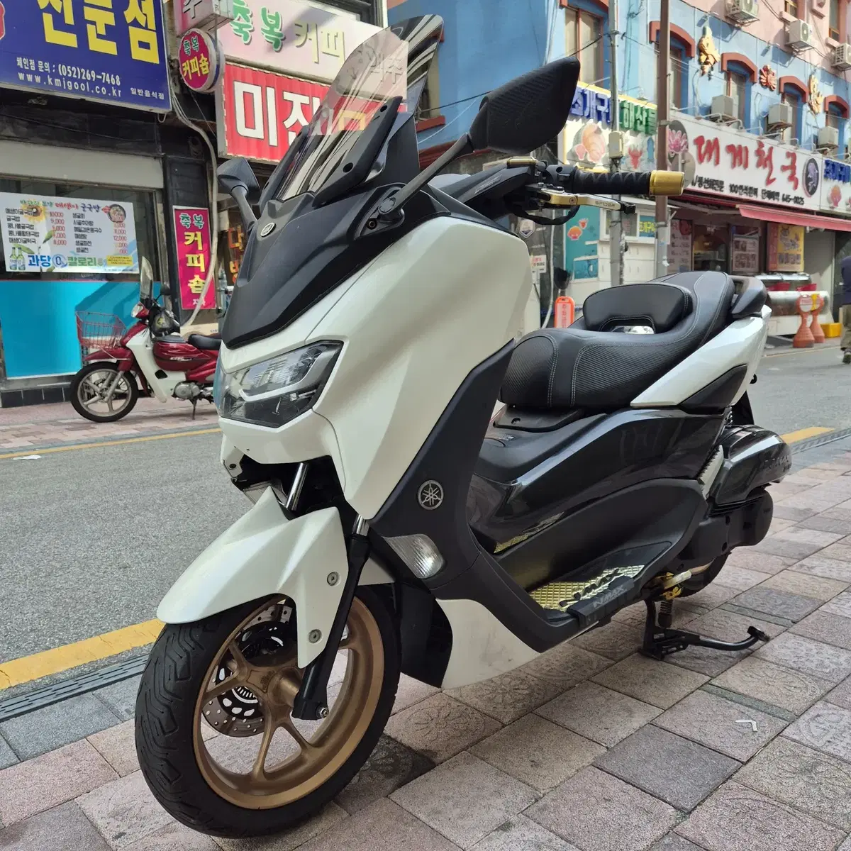 센터판 A급 YAMAHA NMAX125 판매합니다.