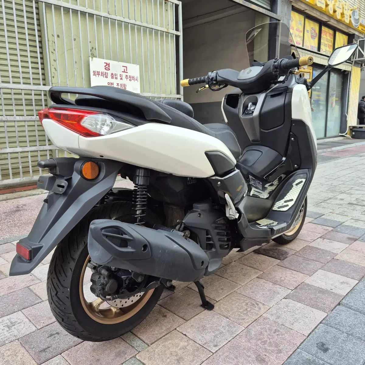 센터판 A급 YAMAHA NMAX125 판매합니다.