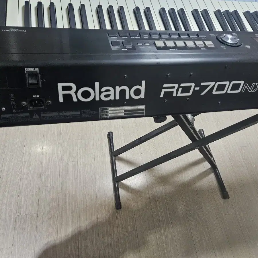 롤랜드 RD-700NX  Roland