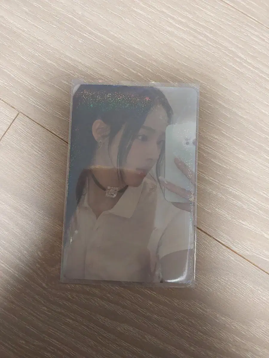 Get up weverse, I sell minji photocard