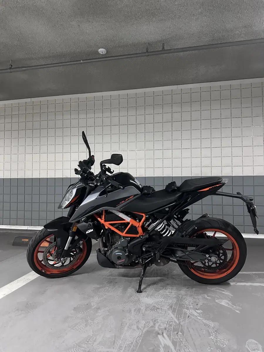 ktm 듀크390 (duke390) 22년식