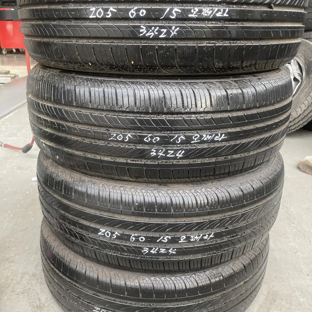 24년식 205/60R15 오페라 중고 타이어 1대분 싸게 판매 합니다