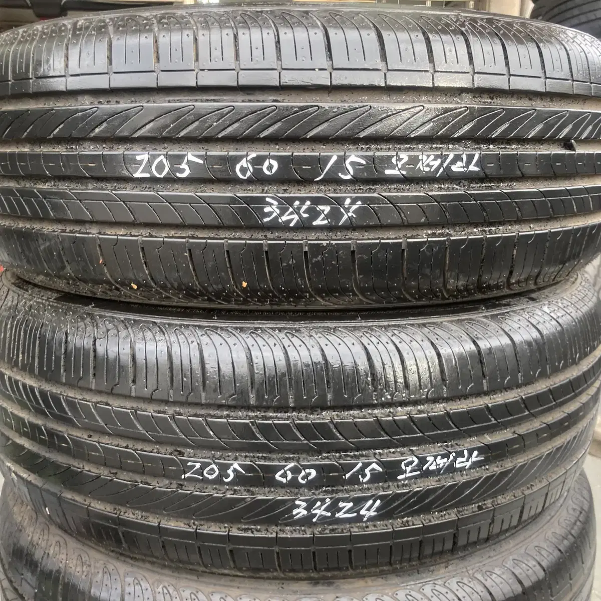 24년식 205/60R15 오페라 중고 타이어 1대분 싸게 판매 합니다