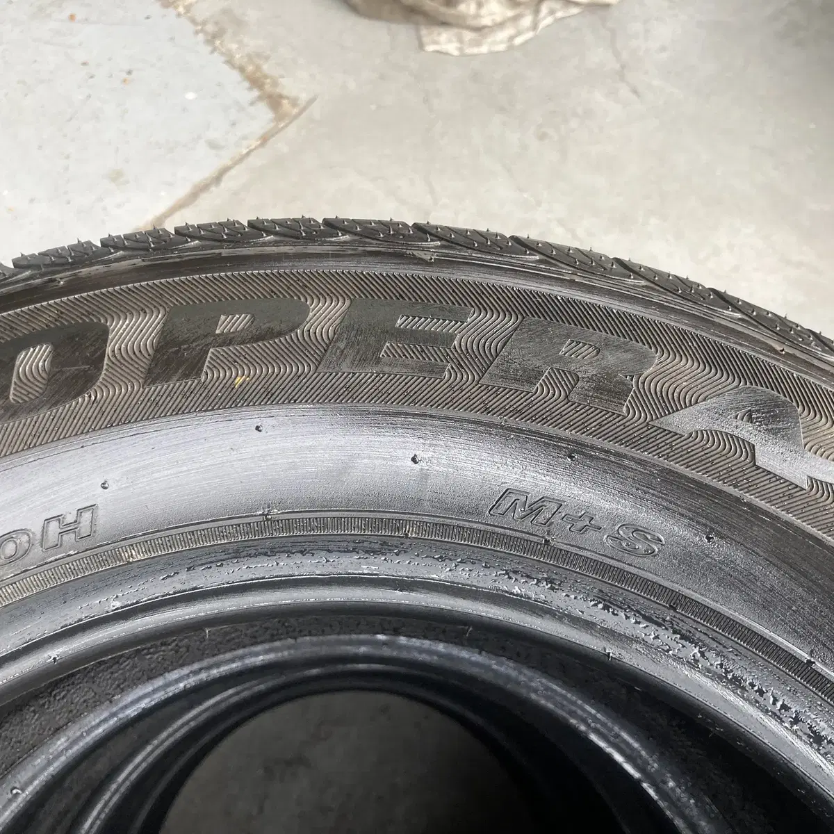 24년식 205/60R15 오페라 중고 타이어 1대분 싸게 판매 합니다