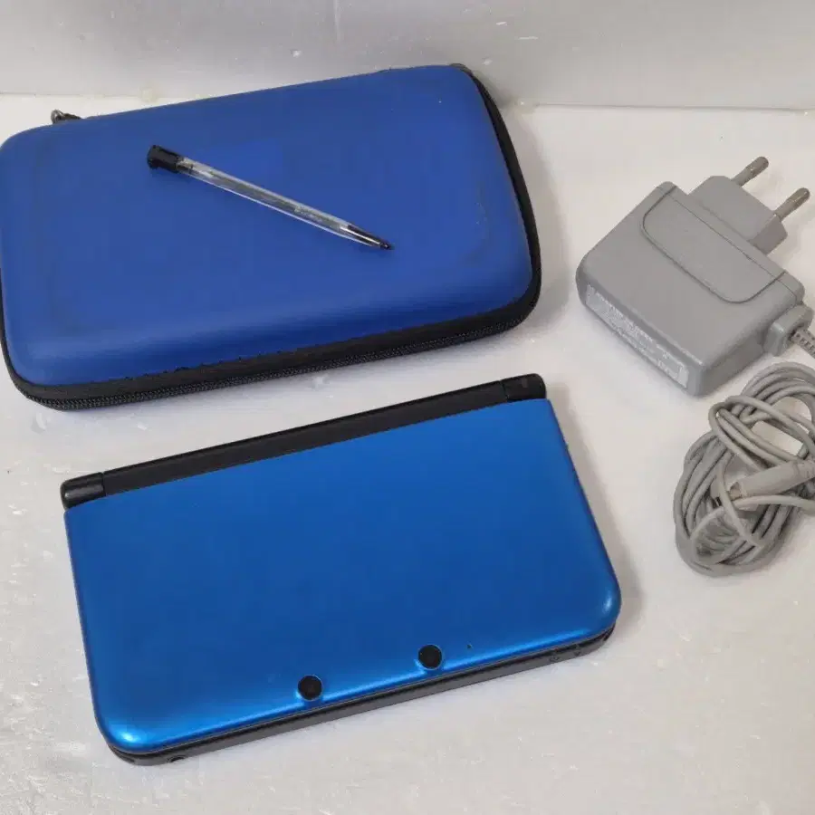 닌텐도 3ds xl 블루 (정품충전기, 파우치, 펜 포함)