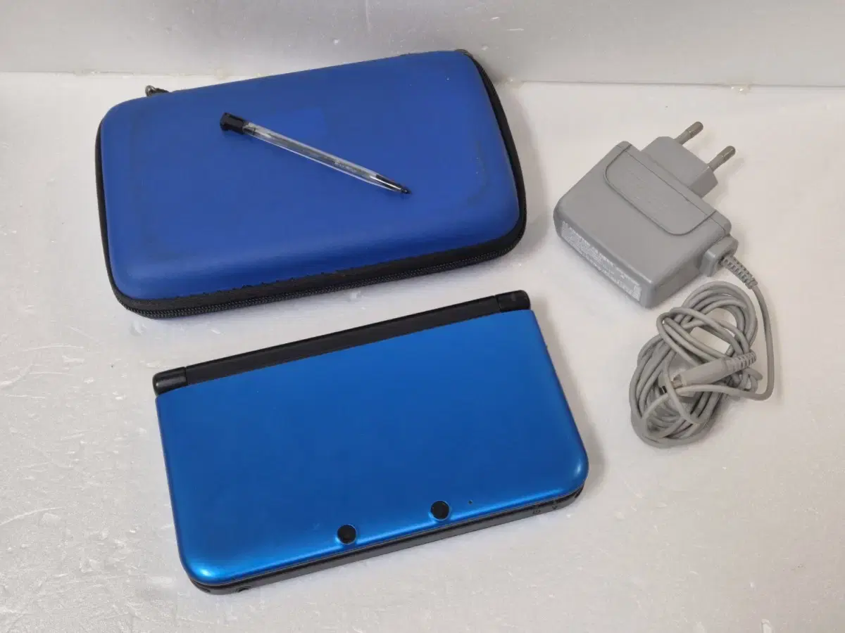 닌텐도 3ds xl 블루 (정품충전기, 파우치, 펜 포함)