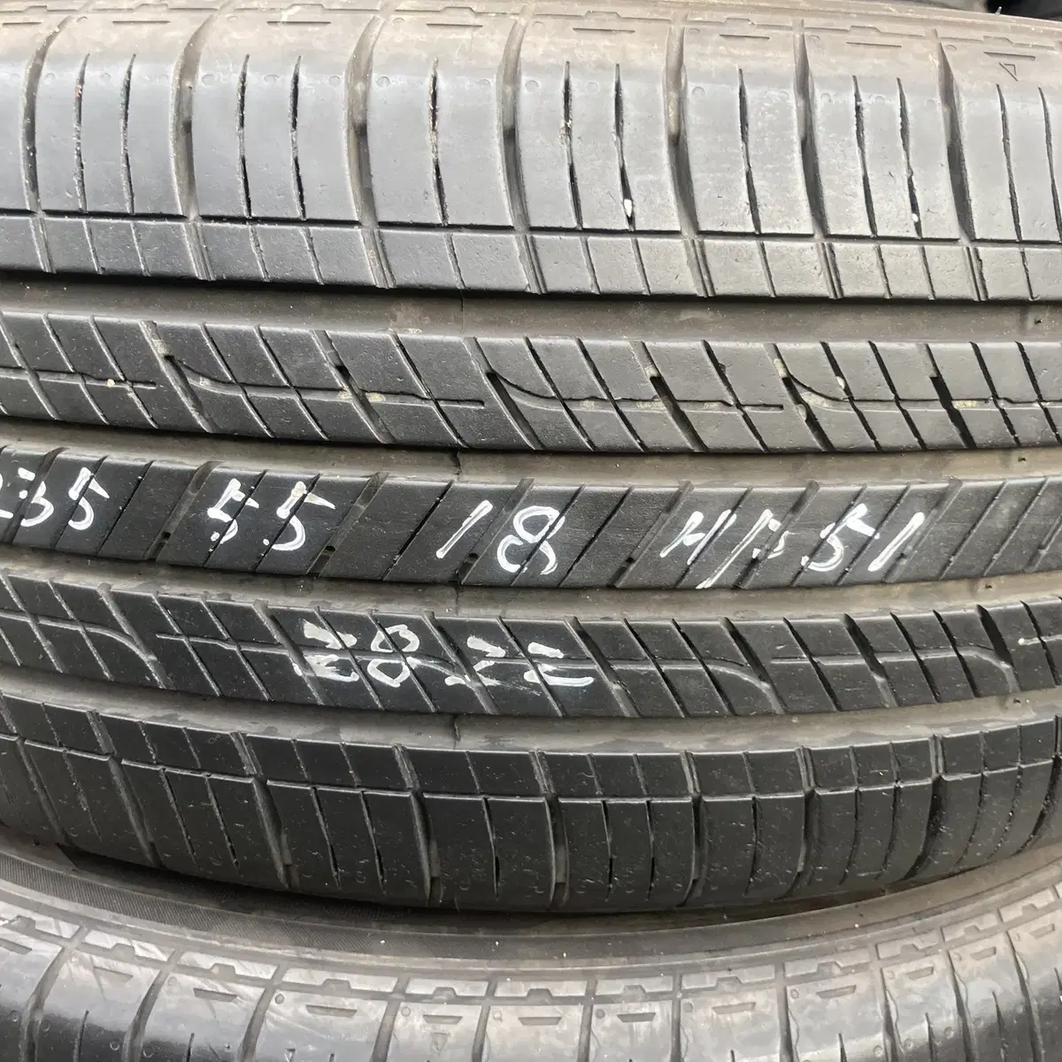 235/55R18 HP51 중고 타이어 2개 판매 합니다